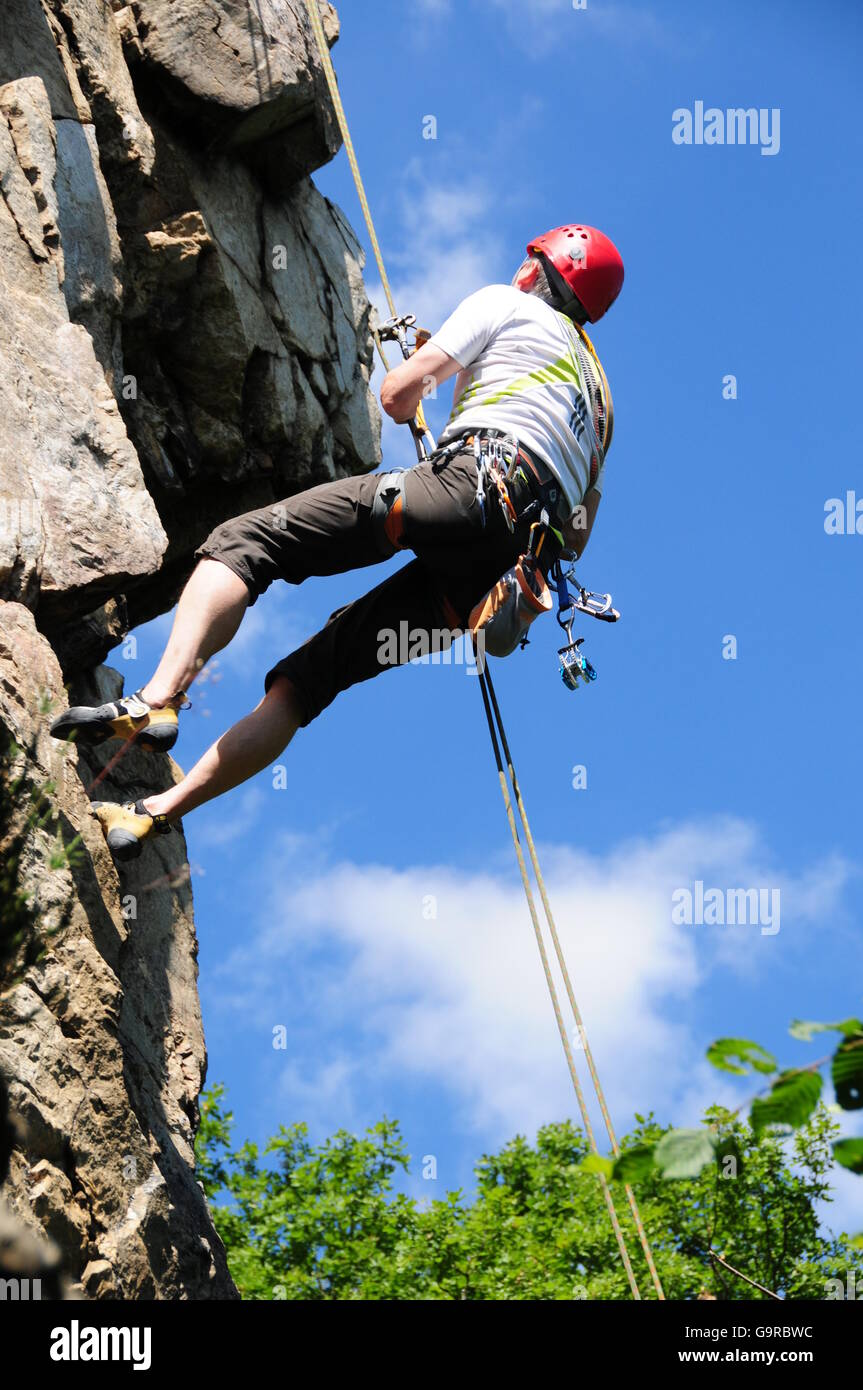 Rock Rappell, Abseilen, Abseilen, Klettern und Abseilen Stockfoto
