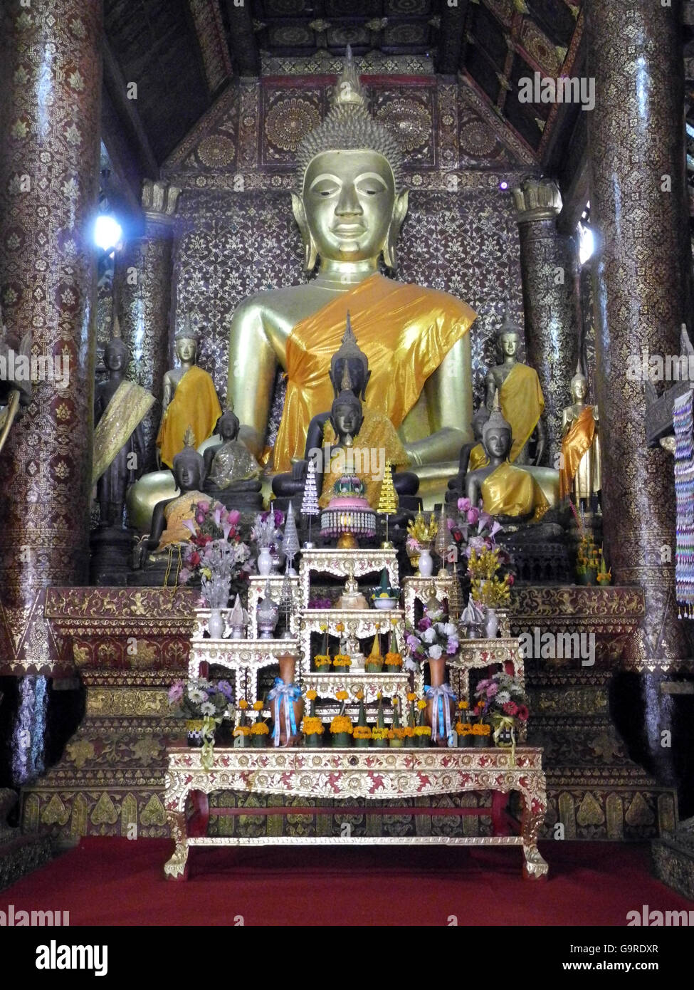 Altare, Buddha Tempel Wat Xieng Thong, Luang Prabang, Provinz Luang Prabang, Laos, Asien / Luang Prabang Stockfoto