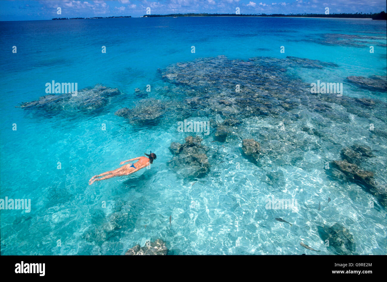 Frau Schnorcheln, Insel Nosy Be, Madagaskar / Lagune Stockfoto