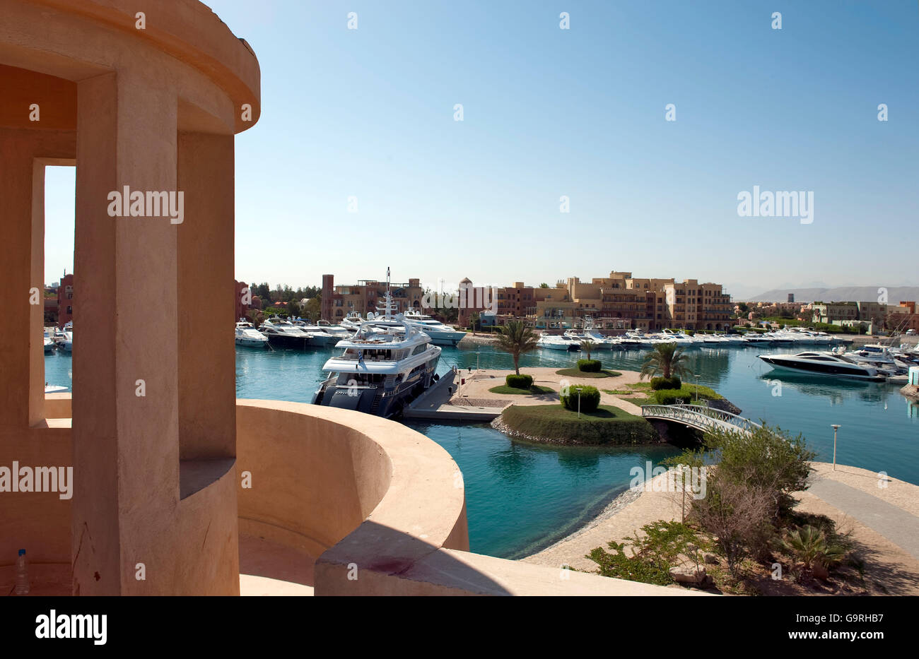 Gefälschte Leuchtturm, yacht-Hafen, Abu Tig Marina, el-Guna, Ägypten / umgebaut Stockfoto