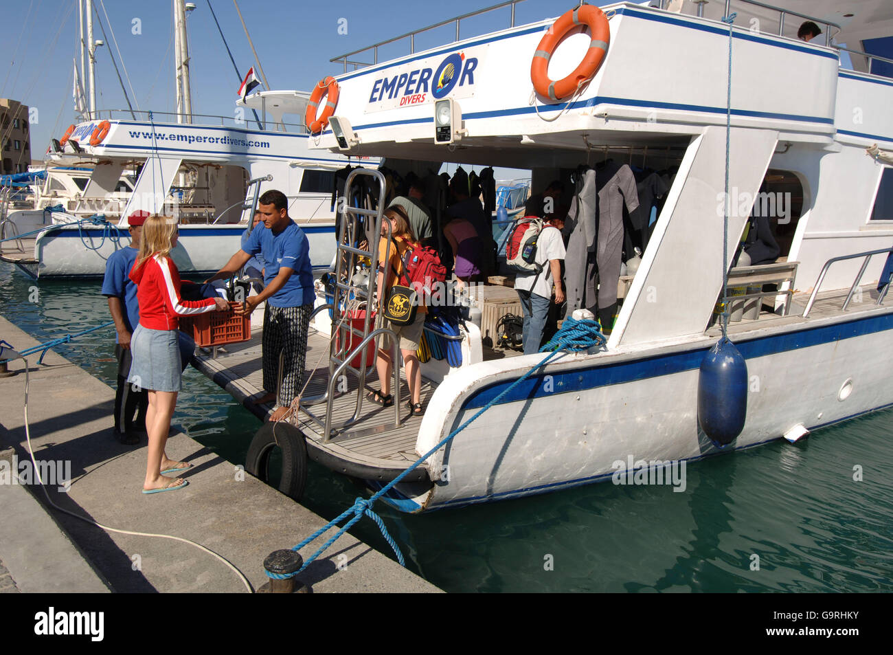 Tauchen Boot, Taucher, Taucher, Port Ghalib, Marsa Alam, Ägypten Stockfoto