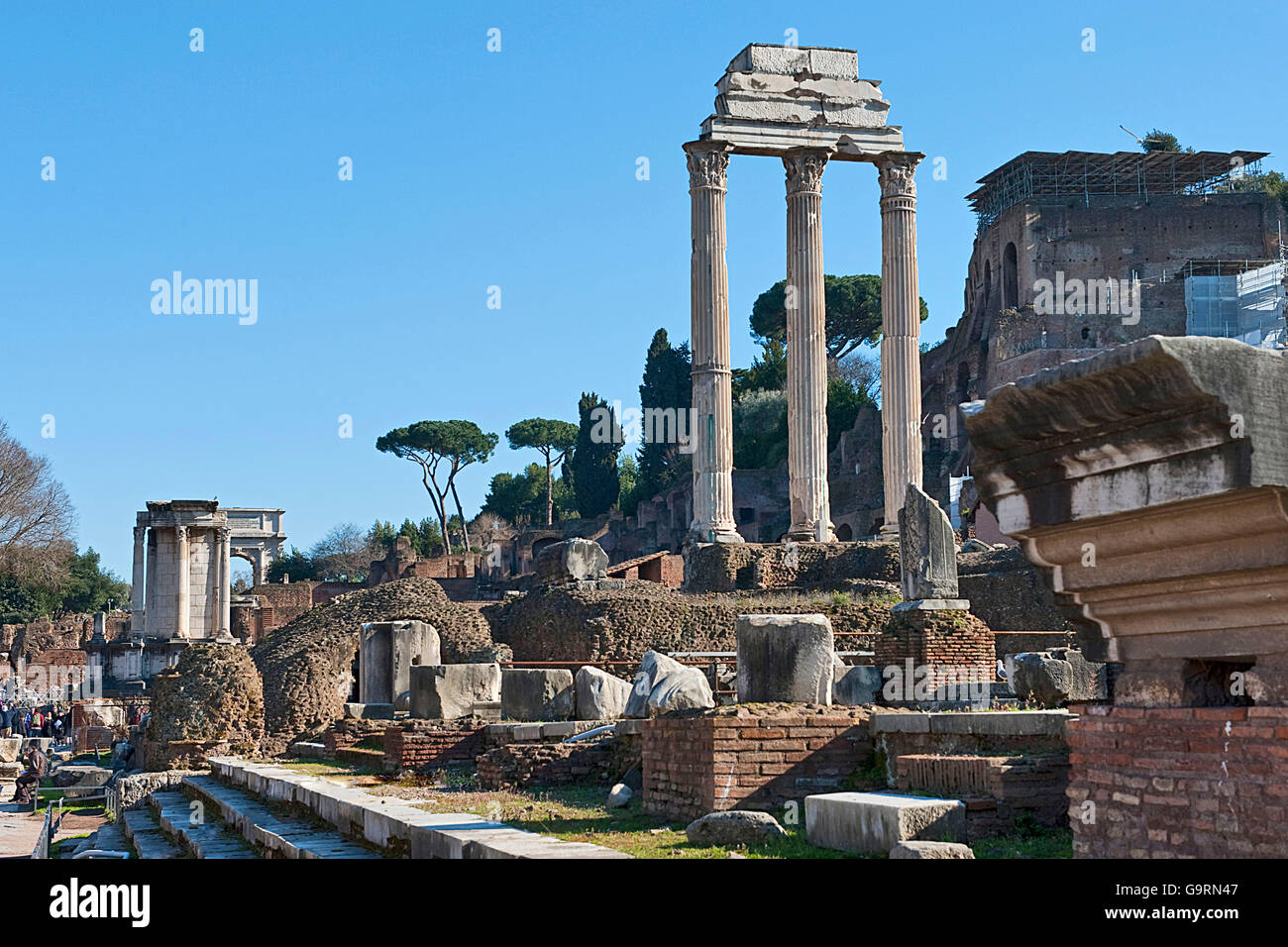 Forum Romanum, Säulen der Tempel des Castor und Pollux, Rom, Latium, Italien Stockfoto