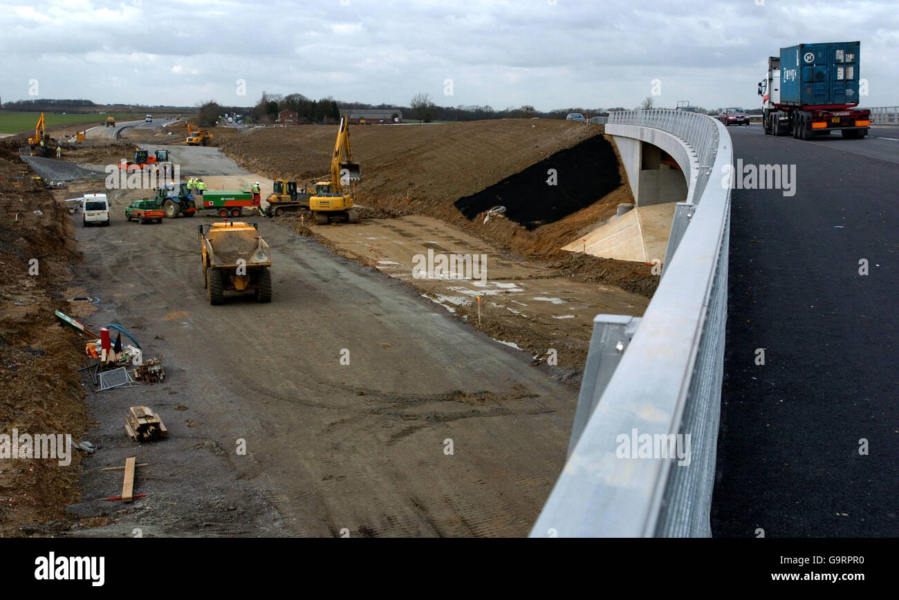 Generisches Bild einer neuen zweispurigen Fahrbahn im Bau entlang der A428 bei Caxton und Hardwick in Cambridgeshire. Stockfoto