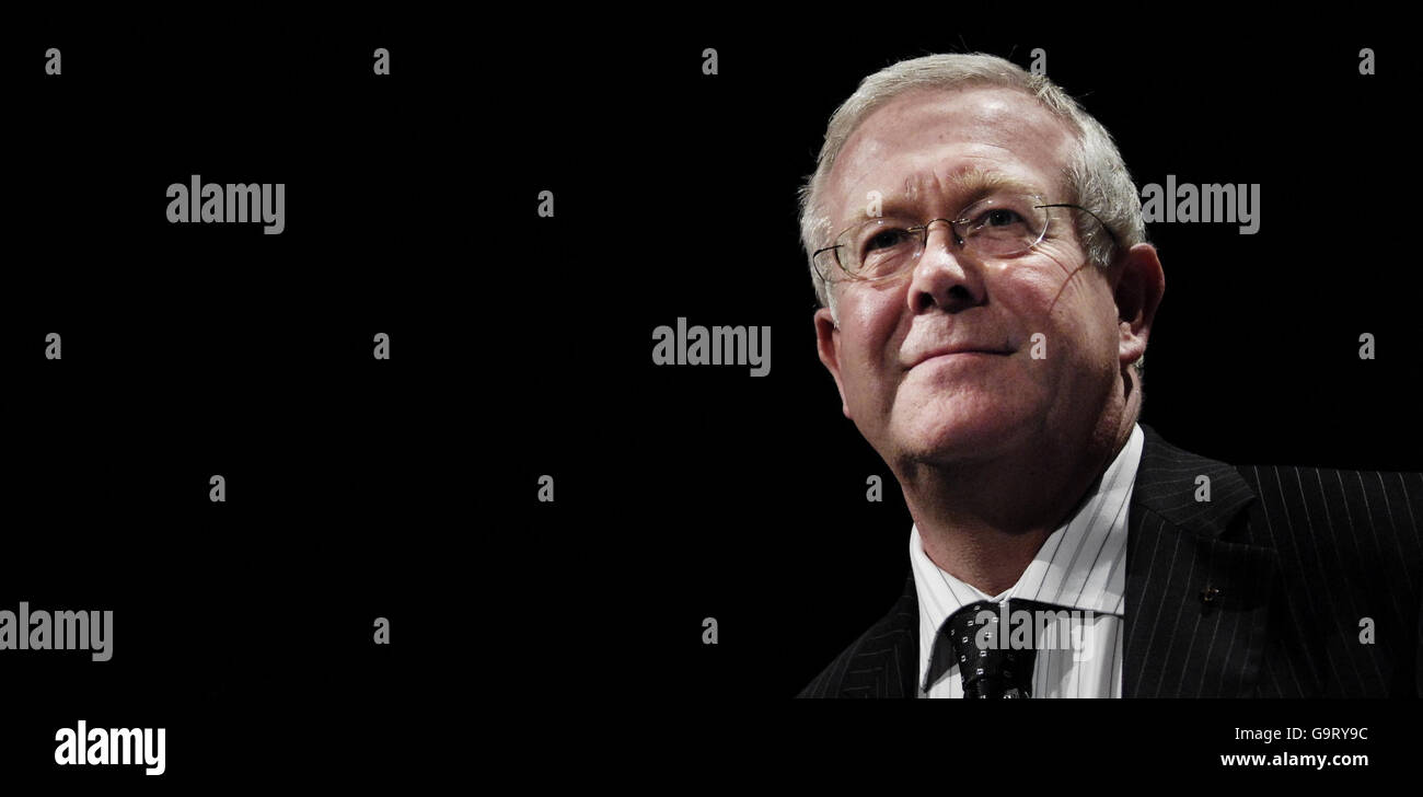 MSP Bruce Crawford spricht auf der Konferenz der Scottish National Party (SNP) im Glasgow Science Center. Stockfoto