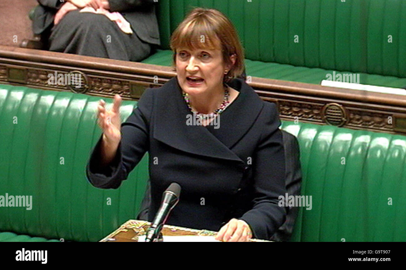 Super-Casino-Pläne „hängen in der Balance“. Tessa Jowell spricht im Unterhaus. Stockfoto