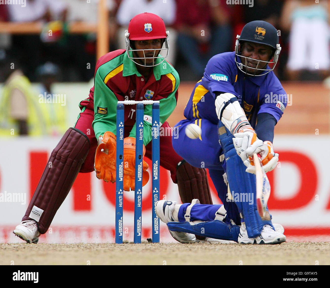 Sri lanka sanath jayasuriya in aktion Fotos und Bildmaterial in hoher