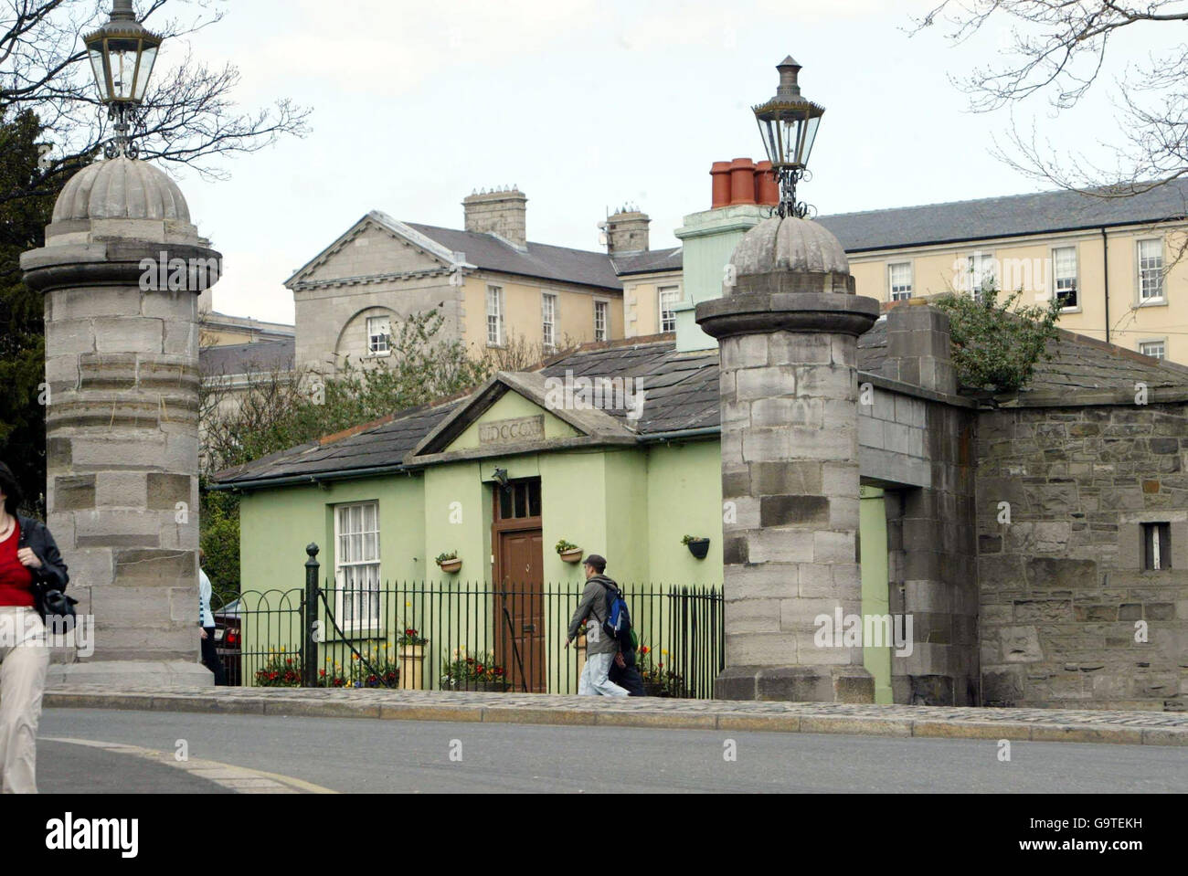 Instandhaltung der historischen irischen Gebäude. Gesamtansicht der Gate Lodge im Pheonix Park in Dublin. Stockfoto