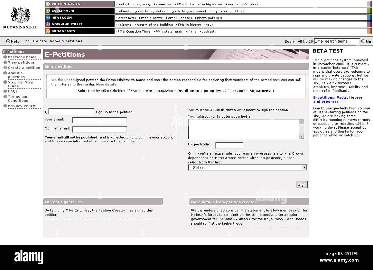 Screengrab von der Downing Street E-Petitions-Website 10, auf der eine Petition von Mike Critchley vom Warship World Magazin angezeigt wird. Stockfoto