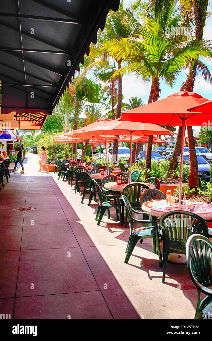 Restaurants entlang den Norden Quadranten des St. Armands Circle, Sarasota, Florida Stockfoto