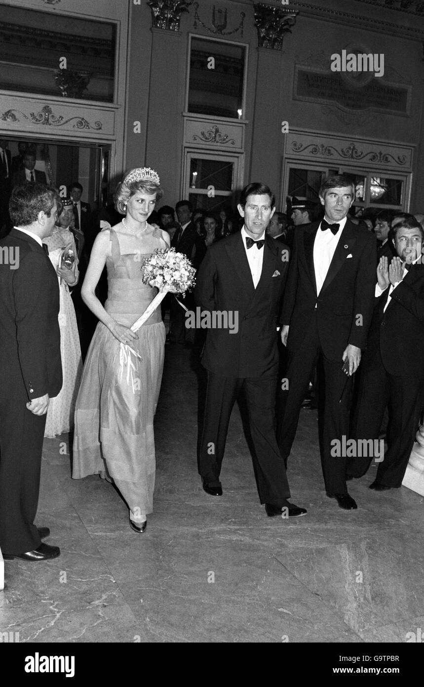 Der Prinz und die Prinzessin von Wales an der Mailänder Scala, um die Oper Turandot zu sehen Stockfoto