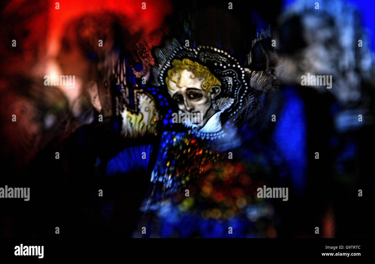 Eine Buntglasradierung namens „The Song of the Mad Prince“ von Harry Clarke ist Teil einer neuen Ausstellung mit dem Titel The Fantastic in Irish Art in der National Gallery of Ireland in Dublin. Stockfoto