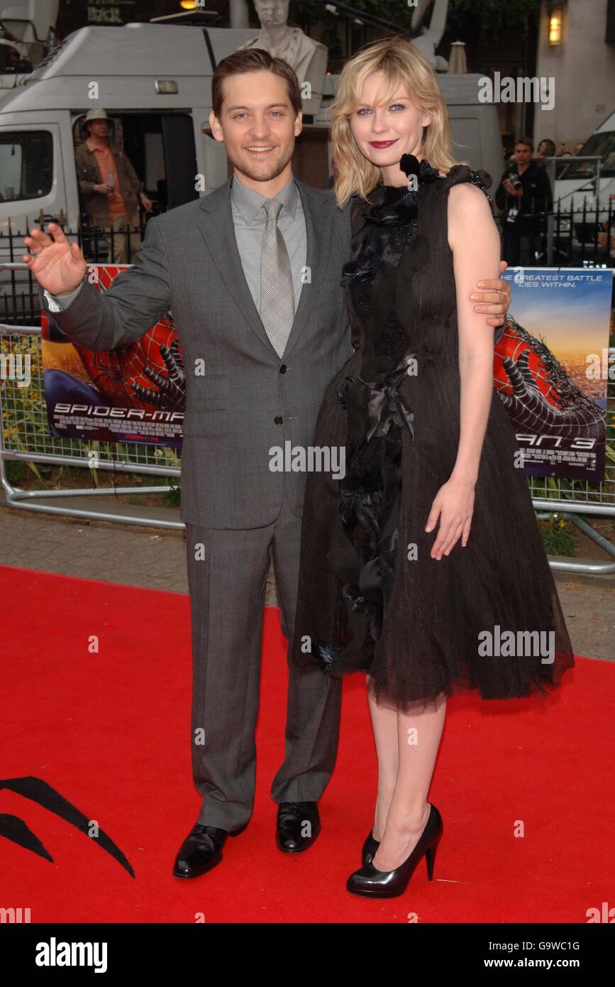Tobey Maguire und Kirsten Dunst kommen zur britischen Gala-Premiere von Spiderman 3 im Odeon Cinema am Leicester Square im Zentrum von London. Stockfoto
