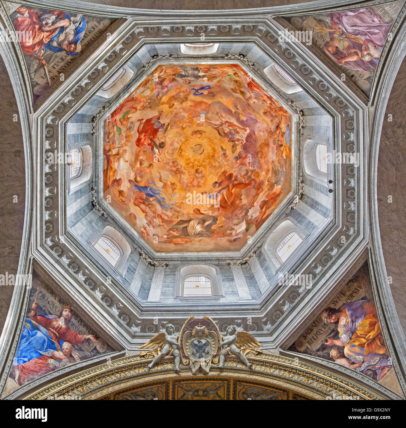 Rom, Italien - 9. März 2016: Das Fresko Madonna in Herrlichkeit und vier Frauen des alten Testaments Ruth, Judith, Esther und Deborah Stockfoto