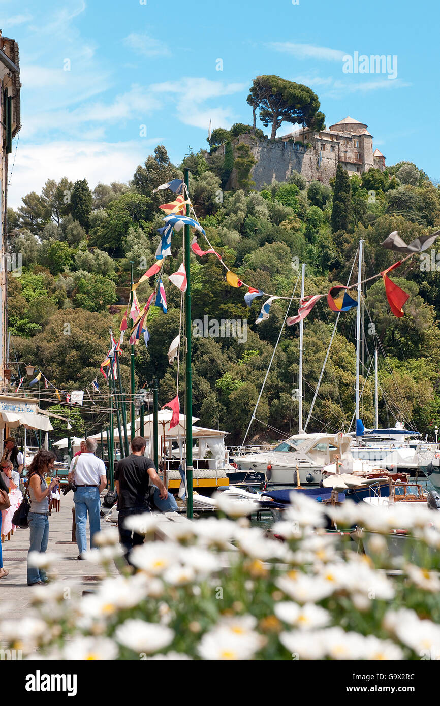 Castello Brown, Blick vom Hafen von Portofino, Portofino, Ligurien, Italien Stockfoto