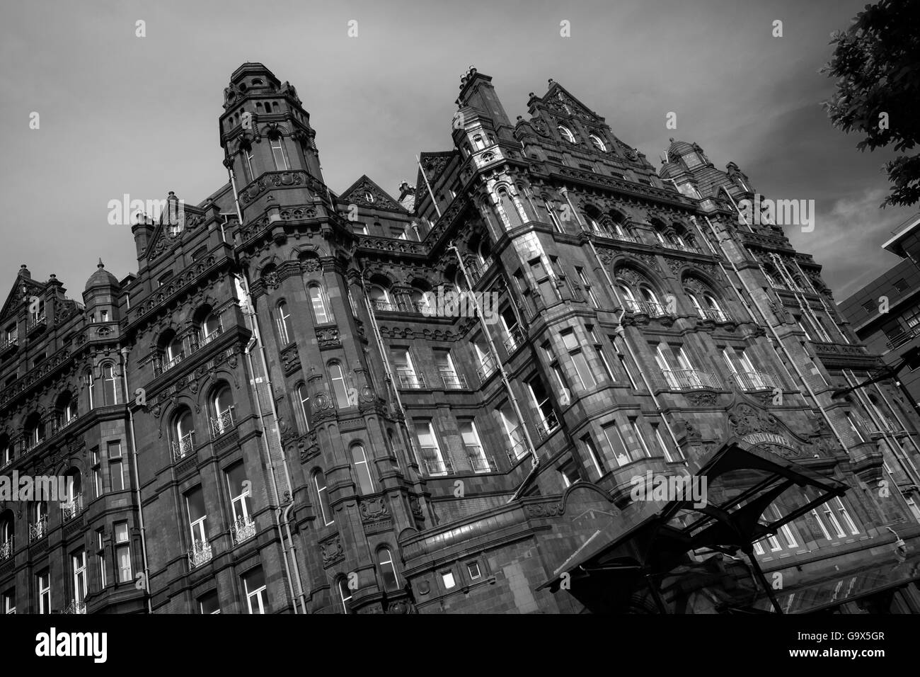 Das Midland Hotel Manchester in schwarz & weiß Stockfoto