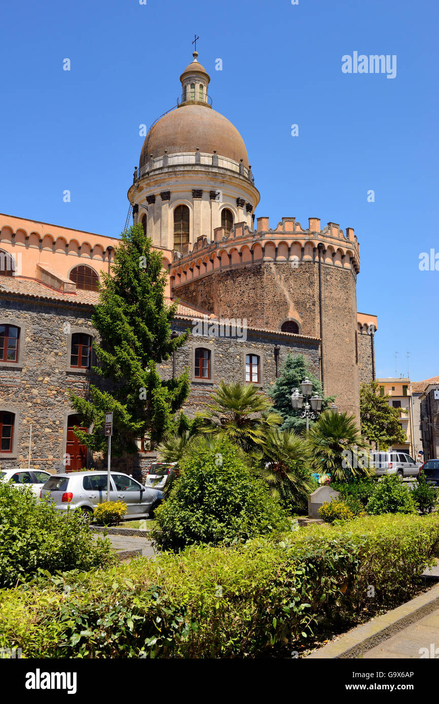 Kuppel der Chiesa di San Nicola in Piazza San Nicola in Randazzo, Sizilien, Italien Stockfoto