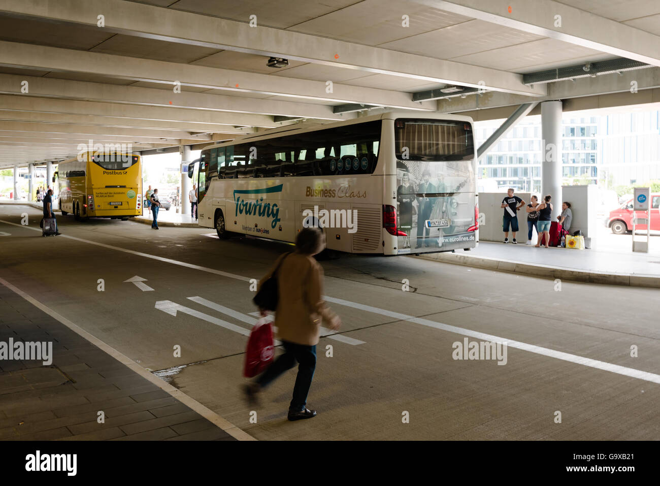 Bus 122 Flughafen Stuttgart Nach Scharnhauser Park www.alamy.de