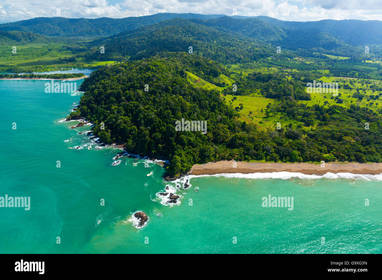 Luftaufnahme von Corcovado Nationalpark, Osa Halbinsel, Provinz Puntarenas, Costa Rica. Dezember 2014. Stockfoto