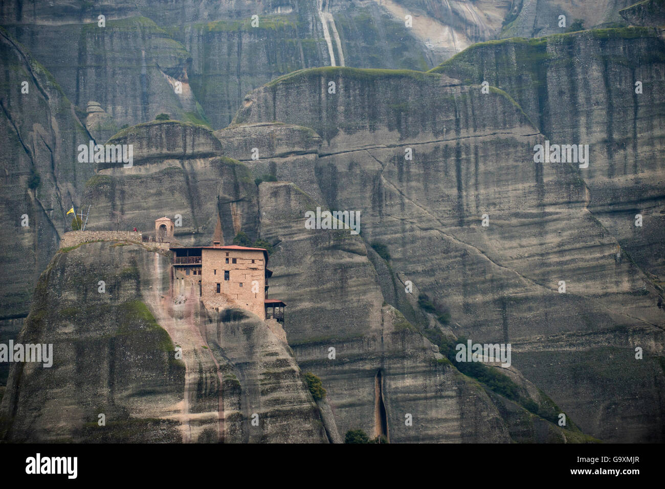 Das heilige Kloster von St. Nikolaus Anapausas, im 16. Jahrhundert erbaut. Meteora, Kalambaka, Thessalien Region, Griechenland, Mediterran Stockfoto
