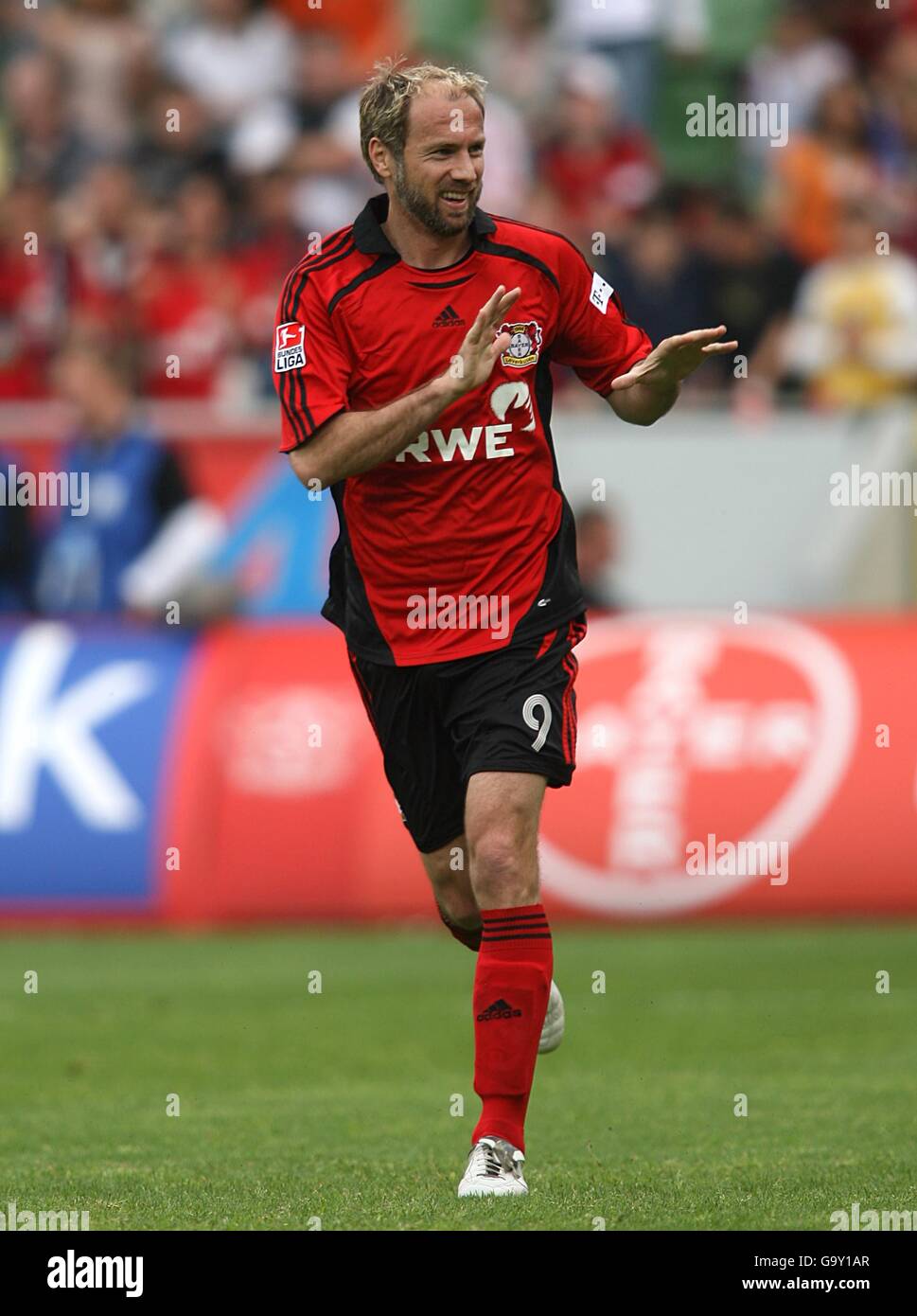 Fußball - Deutsche Bundesliga - Bayer Leverkusen / Arminia Bielefeld - BayArena. Sergej Barbarez, Bayer Leverkusen Stockfoto