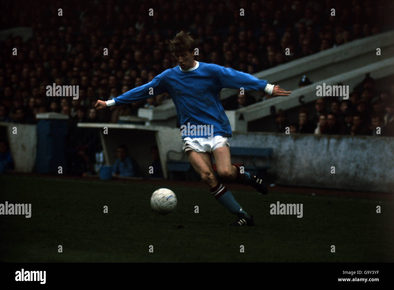 Fußball - Football League Division One - Manchester City / Woverhampton Wanderers - Maine Road. Colin Bell, Manchester City Stockfoto