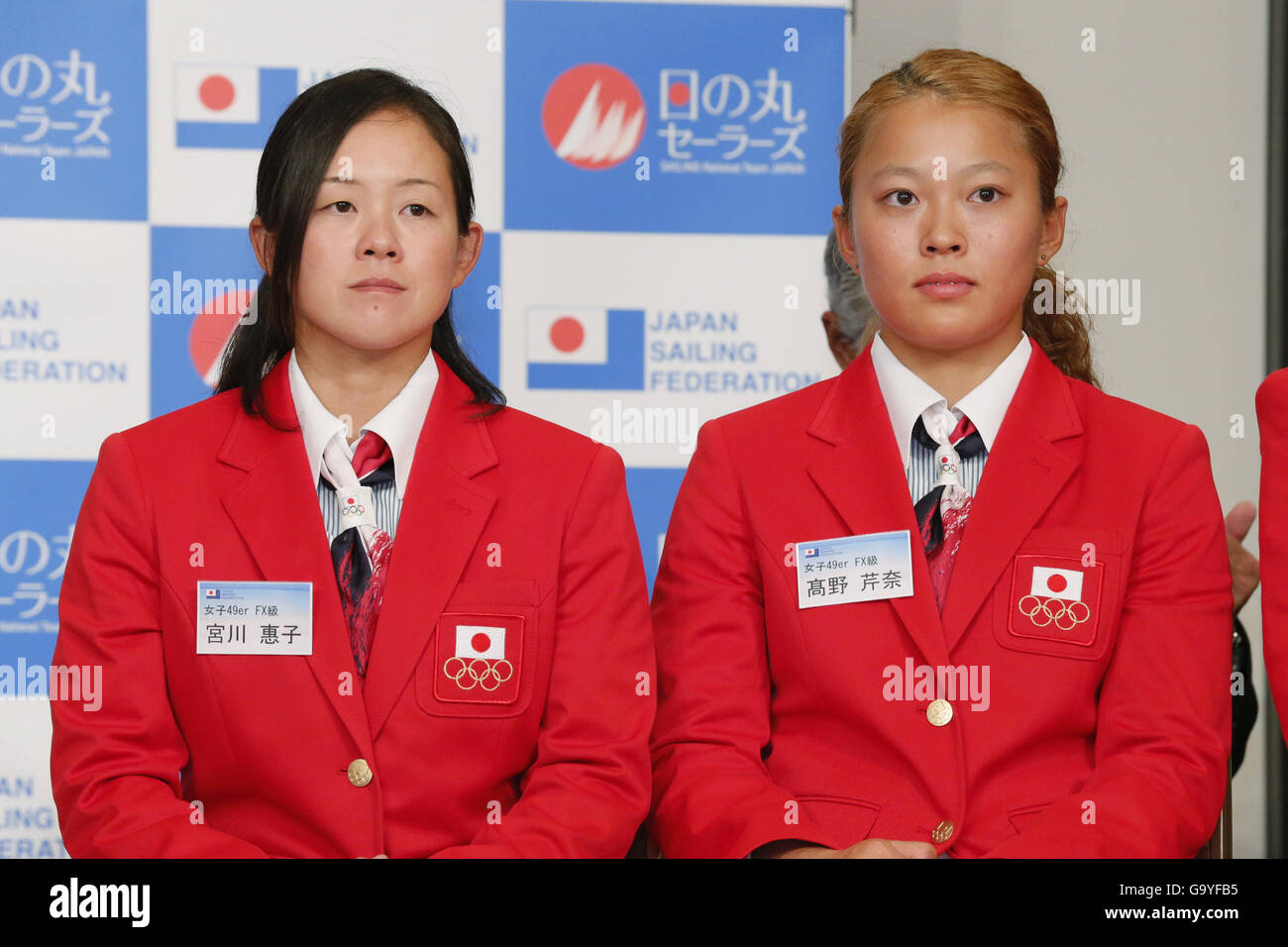 Tokio, Japan. JSAF hat die Nationalmannschaft von Japan angekündigt, für das Jahr 2016 Olympischen Sommerspiele Rio De Janeiro. 27. Juli 2016. (L-R) Keiko Miyagawa, Sena Takano (JPN) Segeln: Japan Segeln Verbände eine Pressekonferenz in Tokio, Japan. JSAF hat die Nationalmannschaft von Japan angekündigt, für das Jahr 2016 Olympischen Sommerspiele Rio De Janeiro. Bildnachweis: Yusuke Nakanishi/AFLO SPORT/Alamy Live-Nachrichten Stockfoto