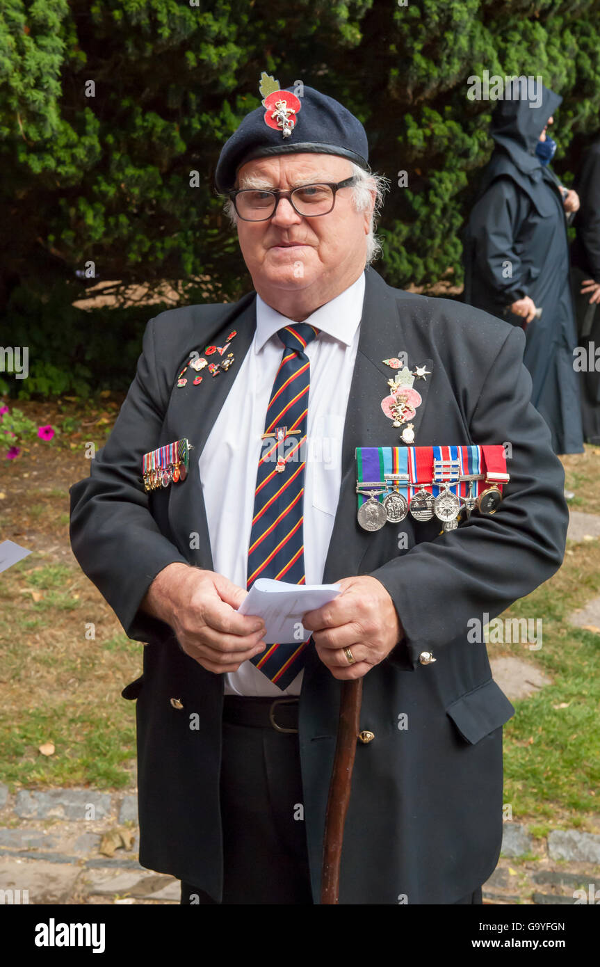 Dorset, UK. 2. Juli 2016. Schlacht des Somme Gedenkfeiern Dorset Uk. Der Bürgermeister von Wimborne Sue Cook und Escort Stadtrat Robin Cook gedenken die meisten blutigste Schlacht in der britischen Geschichte. Gäste waren der Lord Leutnant von Dorset und Escort Herr Angus Campbell und Frau Campbell und der High Sheriff of Dorset und Escort Sir Philip Williams und Lady Williams. Bildnachweis: Gary Lawton/Alamy Live-Nachrichten Stockfoto