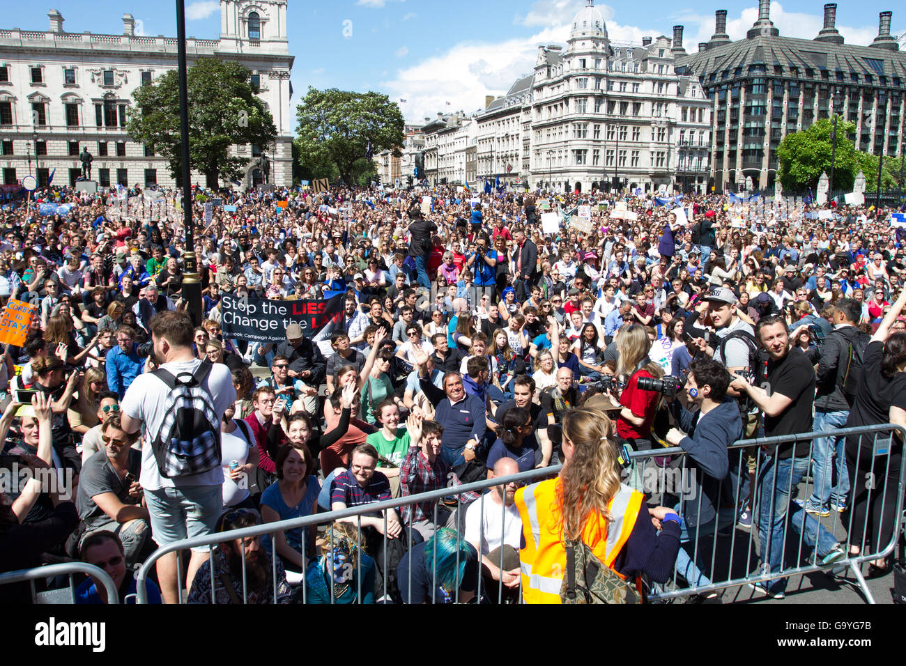 London, UK. 2. Juli 2016. Organisatoren schätzen 50.000 Menschen März nach Europa kamen. Brayan Alexander Lopez Garzon Stockfoto
