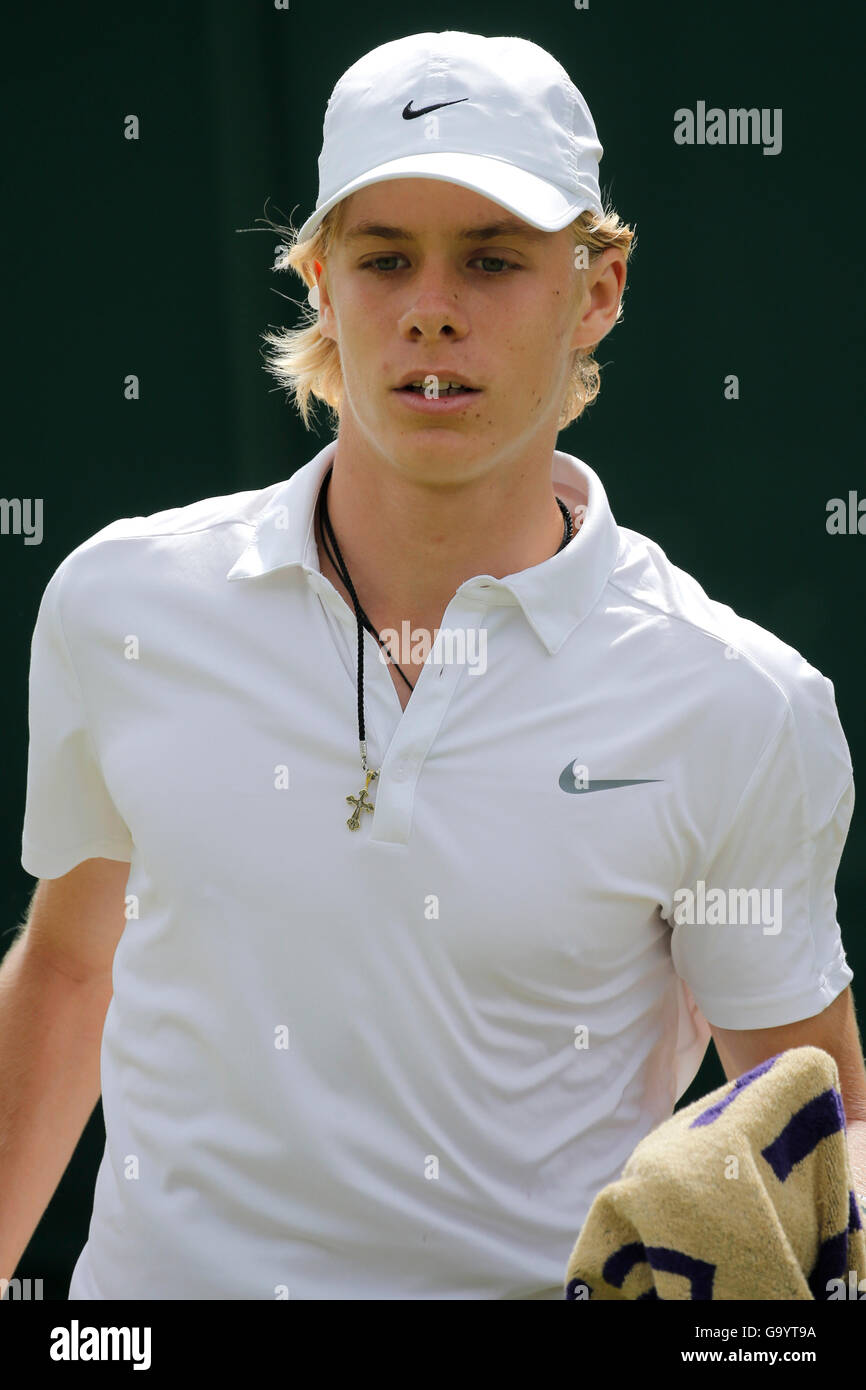 London, UK. 5. Juli 2016. London, UK. 5. Juli 2016. Denis Shapovalov Kanada die Wimbledon Championships 2016 All England Tennisclub, Wimbledon, London, England 5. Juli 2016 den All England Tennis Club, Wimbledon, London, England 2016 Kredit: Allstar Bild Bibliothek/Alamy Live-Nachrichten Stockfoto