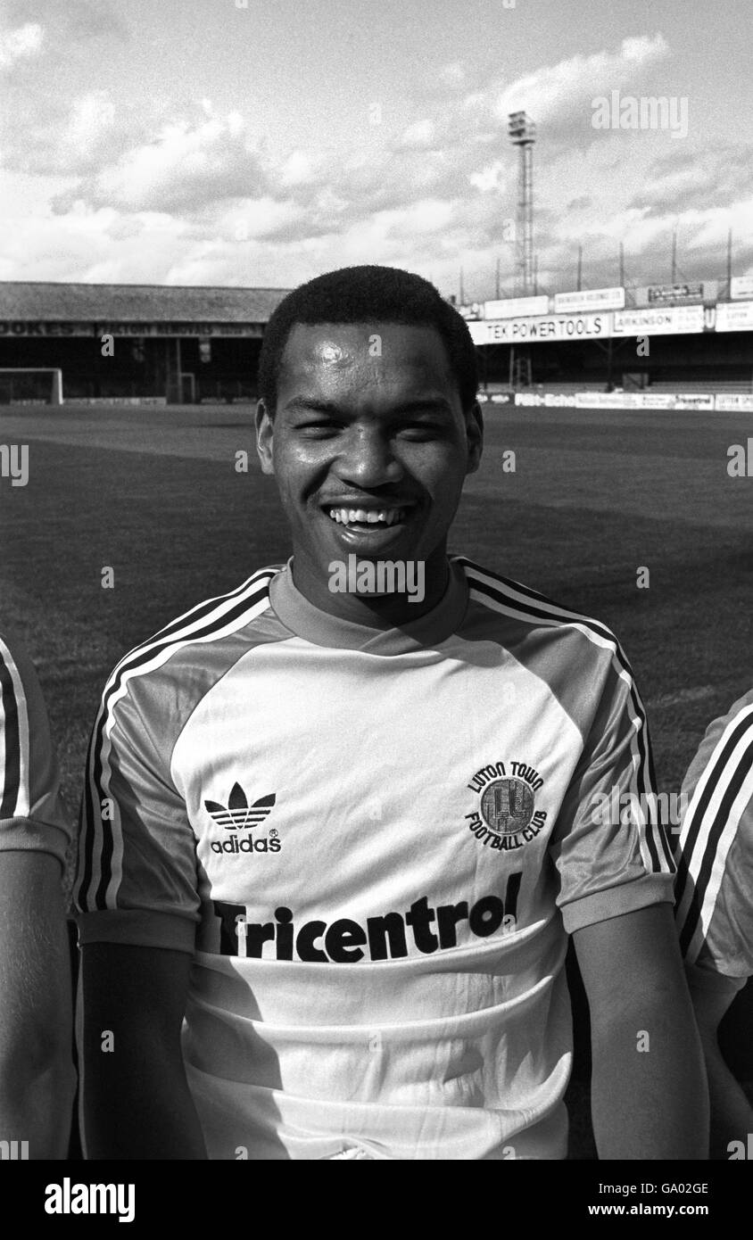 Fußball - Football League Division Two - Luton Town Photocall - Kenilworth Straße Stockfoto