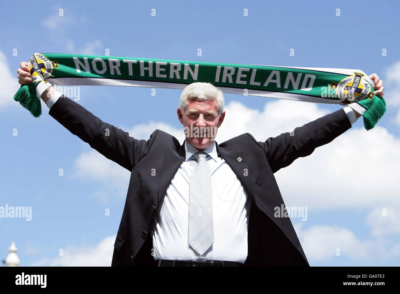 Fußball - Nordirland Pressekonferenz - Europa Hotel - Belfast. Nigel Worthington, der neue Manager des nordirischen Fußballteams, nach einer Pressekonferenz im Europa Hotel, Belfast. Stockfoto