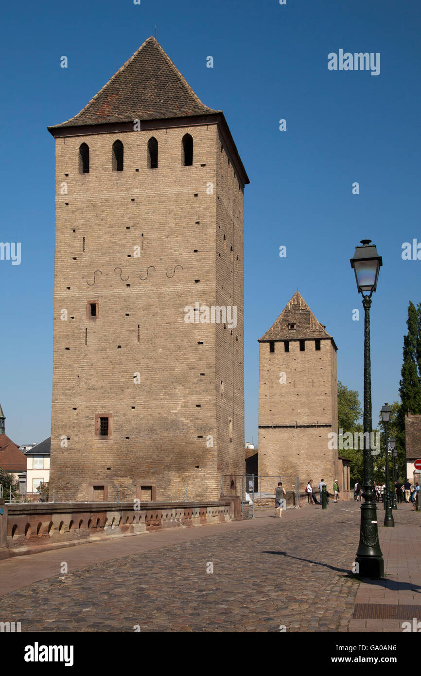 Die gedeckten Brücken, Mauern zu überbrücken, Altstadt, UNESCO-Weltkulturerbe, Straßburg, Frankreich, Europa Stockfoto