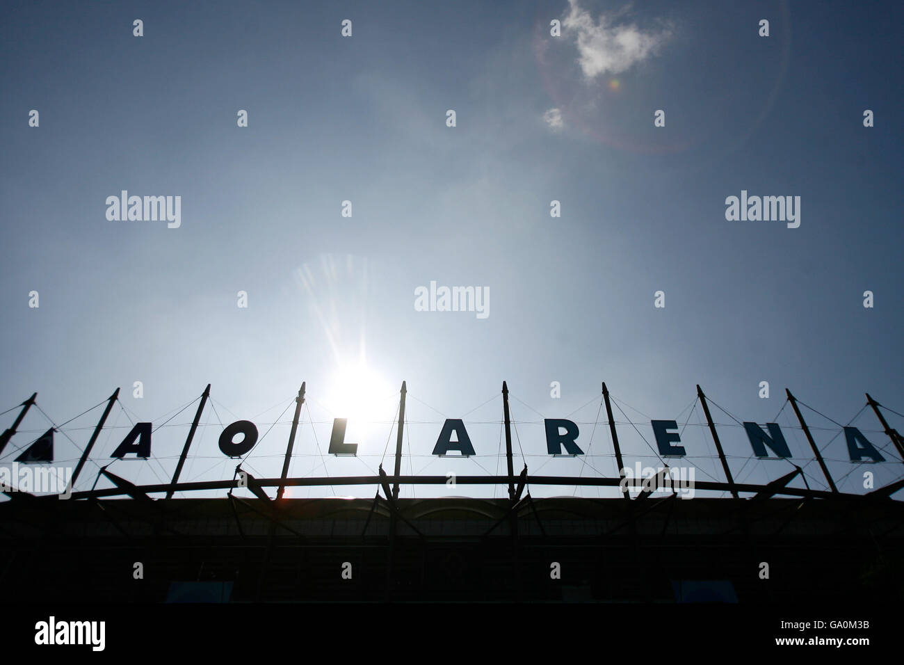 Gesamtansicht der AOL Arena vor dem Qualifikationsspiel der Gruppe D zur Euro 2008 zwischen Deutschland und der Slowakei in der AOL Arena am 6. Juni 2007 in Hamburg. Stockfoto