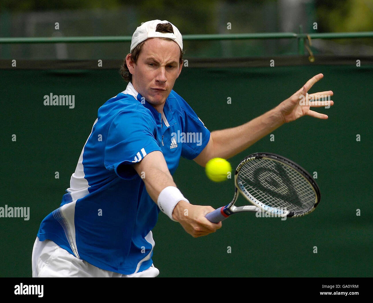 Tennis - Surbiton Trophy - Tag fünf - Surbiton Tennisschläger und Fitnessclub. Der britische Richard Bloomfield ist während des Surbiton Trophy-Turniers im Surbiton Racket and Fitness Club, Surrey, in Aktion. Stockfoto