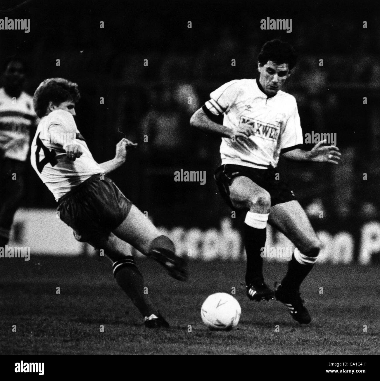 Fußball - Barclays League Division One - Derby County / Watford - Baseballplatz. Derby's John Gregory (rechts) und Watford's Kenny Jackett 5/12/1987 Stockfoto