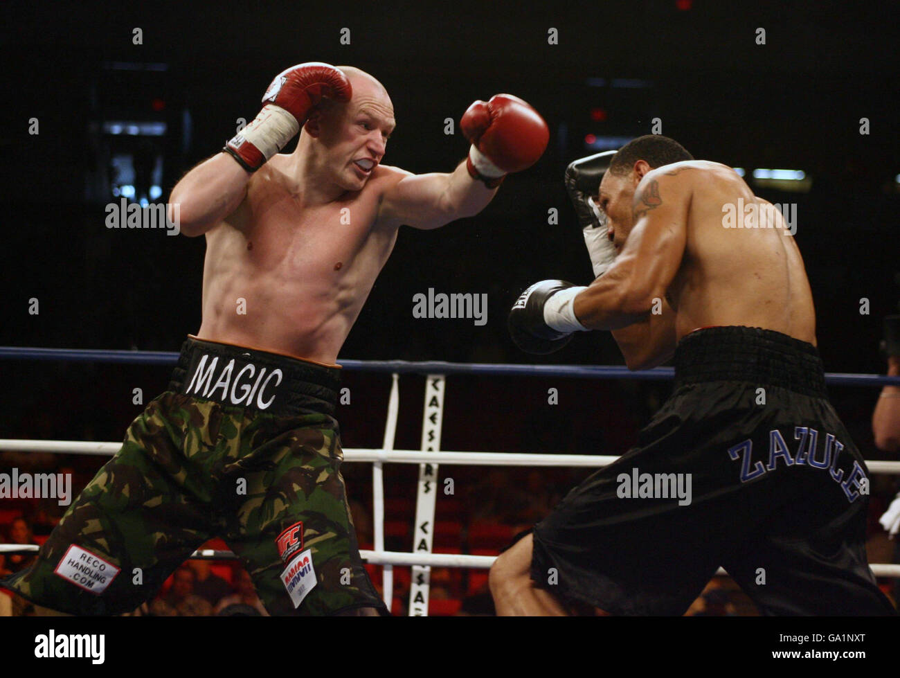 Der englische Matthew Hatton im Einsatz gegen Edwin Vazquez im Thomas & Mack Center Las Vegas, Nevada, USA. Stockfoto