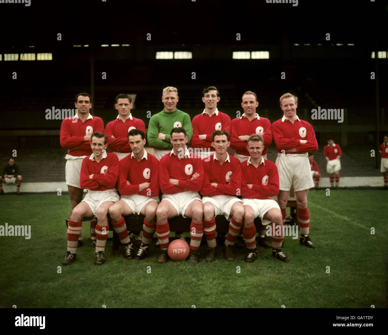 (Oberste Reihe l-r) John Molyneaux, John Wheeler, Tom Younger, Laurie Hughes, John Moran und Don Campbell. (Erste Reihe l-r) Brian Jackson, Tony Rowley, Billy Liddell, John Evans und Alan A'Court. Stockfoto