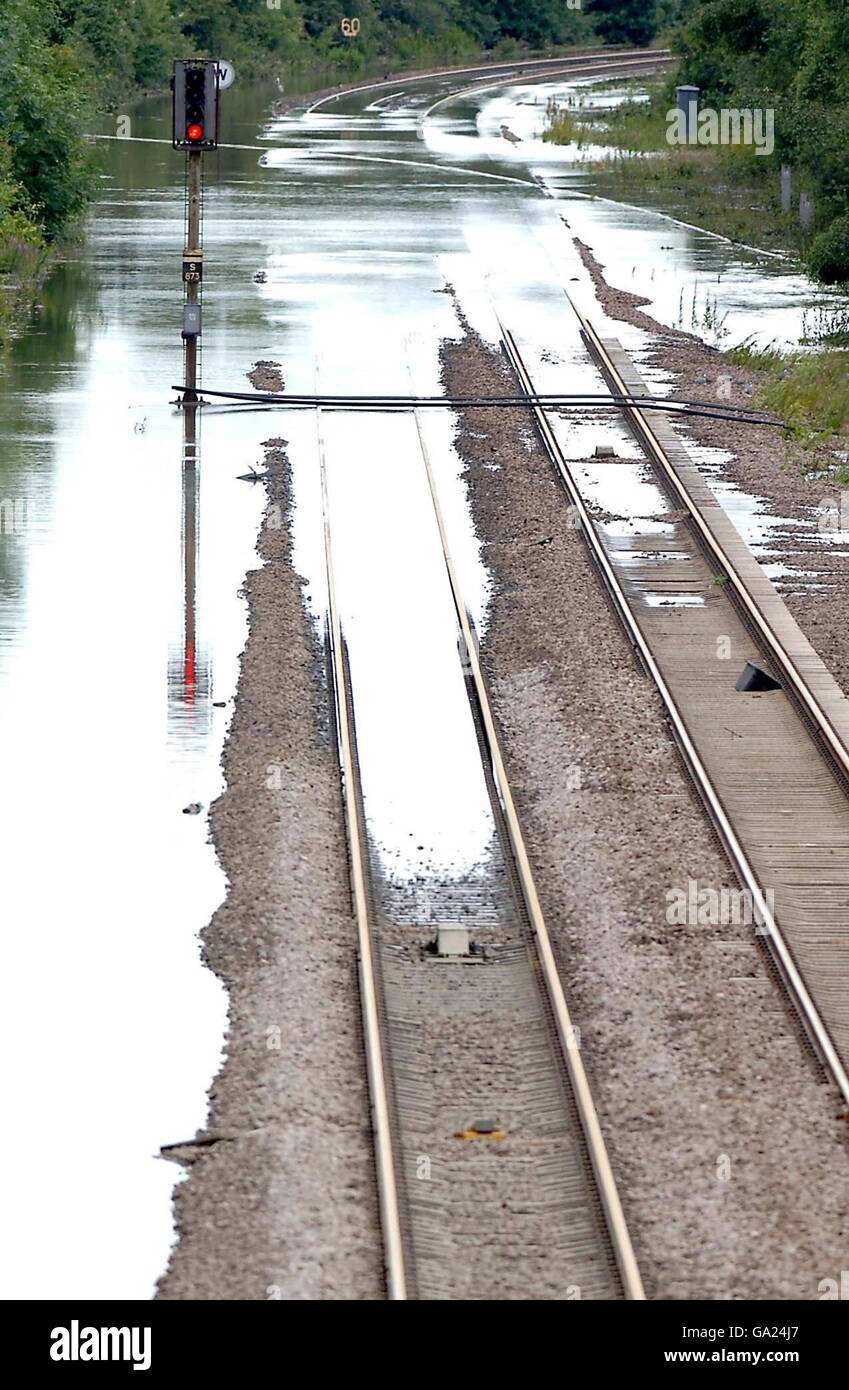 Überschwemmung auf den Bahngleisen in Mexborough bei Rotherham. Stockfoto