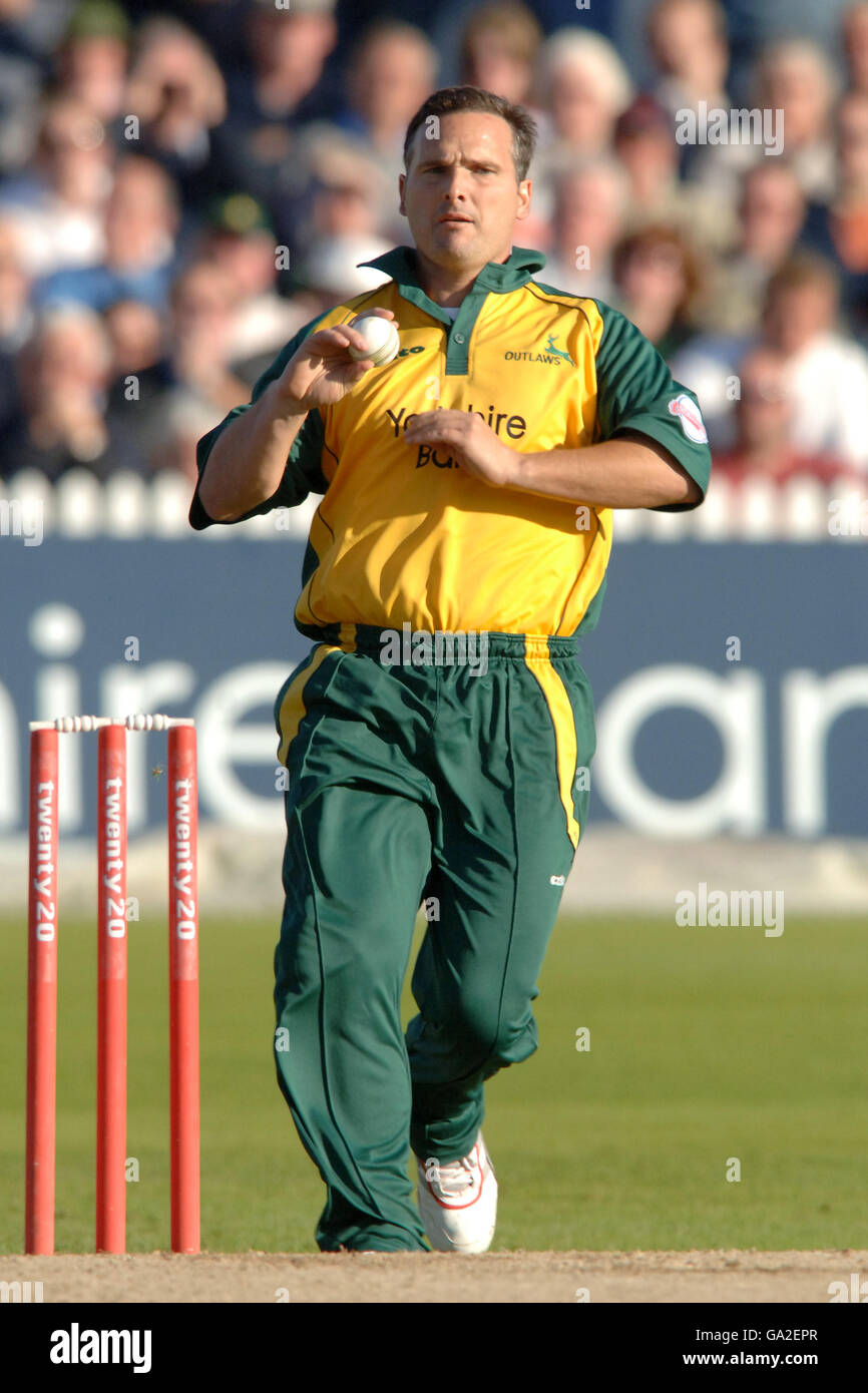 Cricket - Twenty20 Cup 2007 - Midlands/Wales/West Division - Nottinghamshire Outlaws / Yorkshire Pheonix - Trent Bridge. Mark Ealham, Nottinghamshire Stockfoto