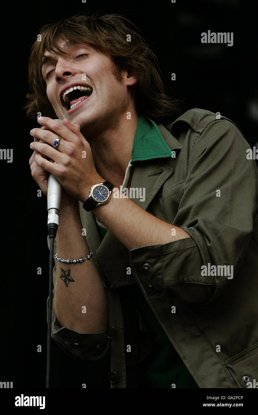 T in the Park Festival - Schottland. Paolo Nutini tritt beim Musikfestival T in the Park in Kinross in Schottland auf. Stockfoto