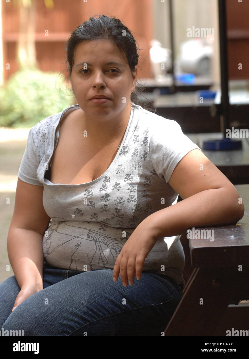 Patricia Armani da Silva, die den Metropolitan Police Commissioner Sir Ian Blair zur Rechenschaft gezogen hat für den Tod ihres Cousins Jean Charles de Menezes, der vor zwei Jahren von der Polizei an der Stockwell U-Bahnstation in London erschossen wurde. Stockfoto