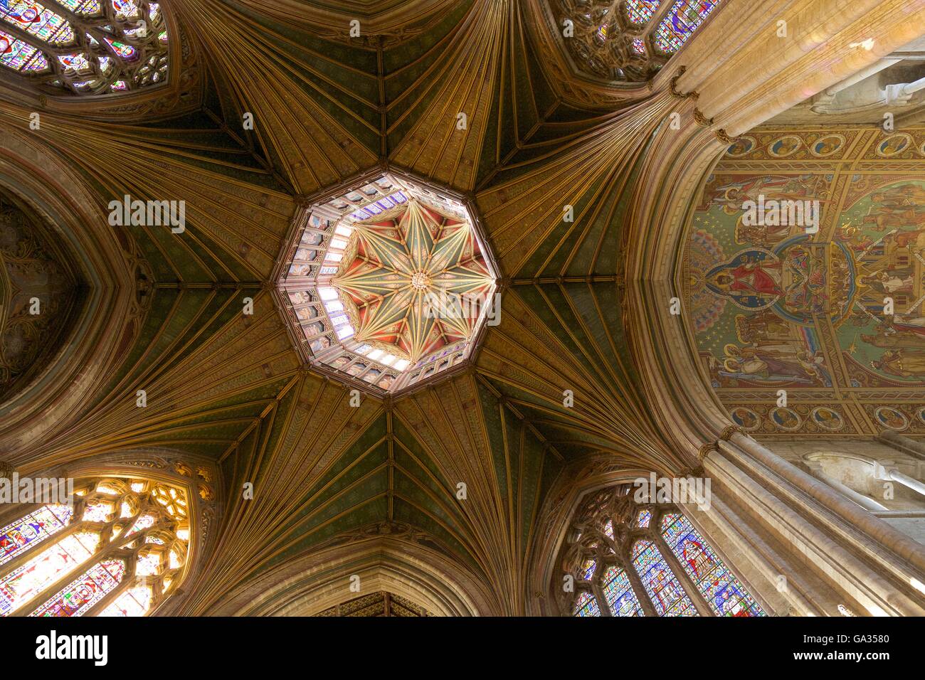 Ely Kathedrale innen, Laterne und Kirchenschiff, Cambridgeshire England GB UK Stockfoto