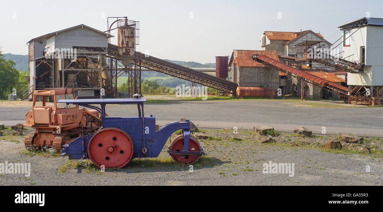 Alte verlassene und nutzlos Fabrikgebäude Stockfoto