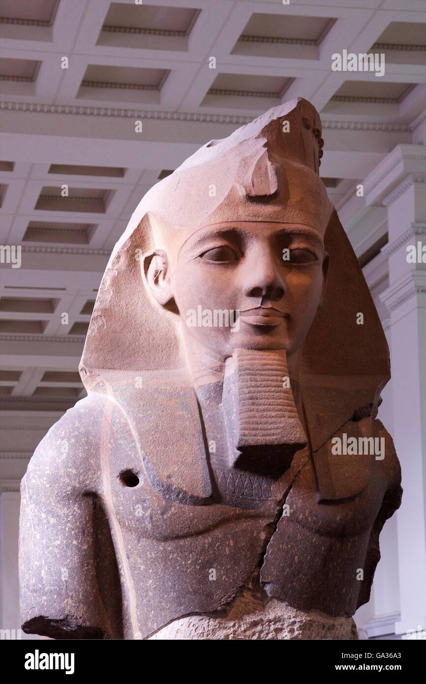 Statue von Ramses II., 1270 v. Chr., Theben, das British Museum, London