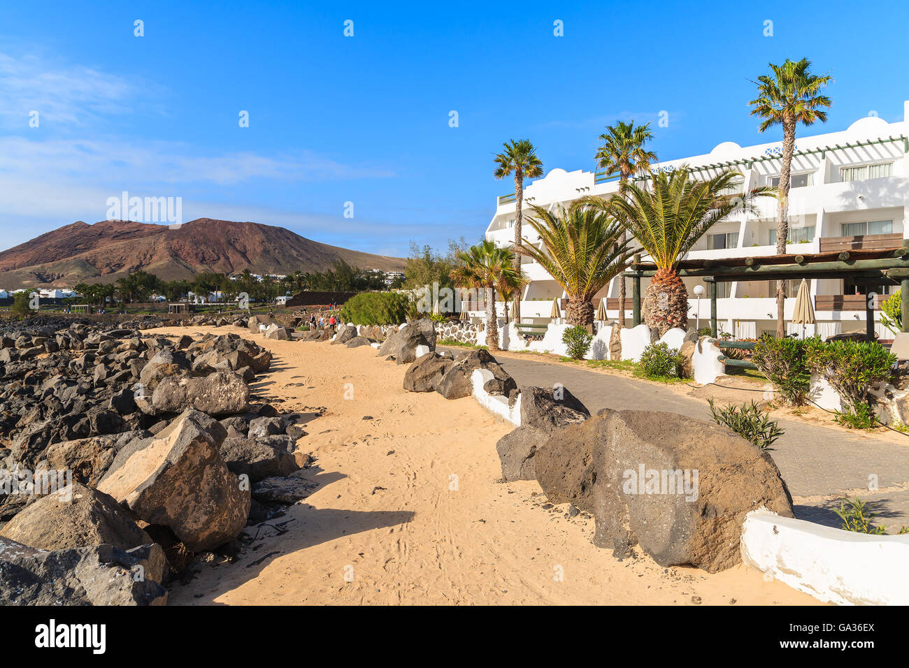 Strandpromenade in Playa Blanca Urlaub Dorf, Lanzarote, Kanarische Inseln, Spanien Stockfoto