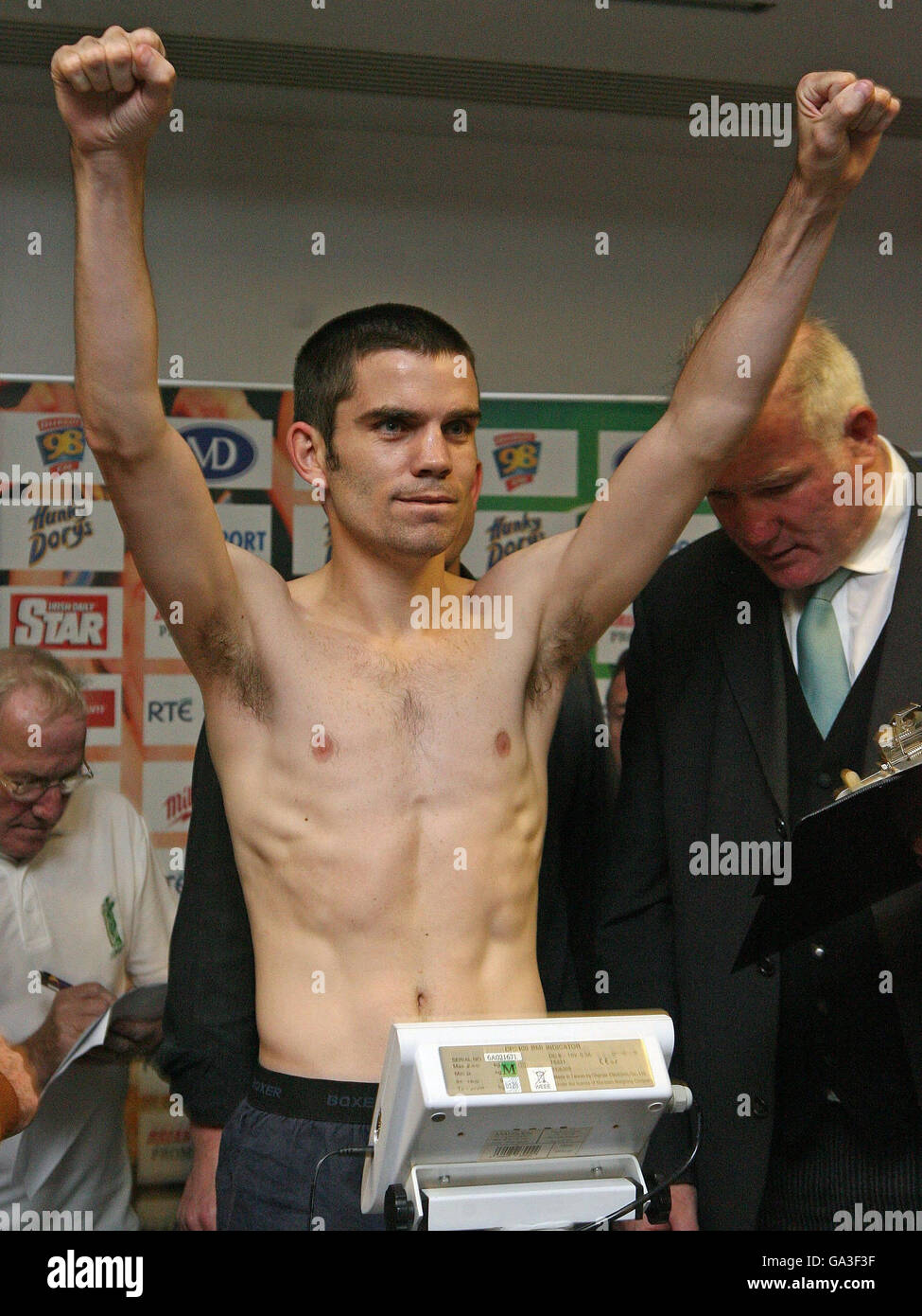 Boxen - Bernard Dunne wiegen-in - Point Depot. Irlands Bernard Dunne während der Einwaage im Point Depot, Dublin. Stockfoto