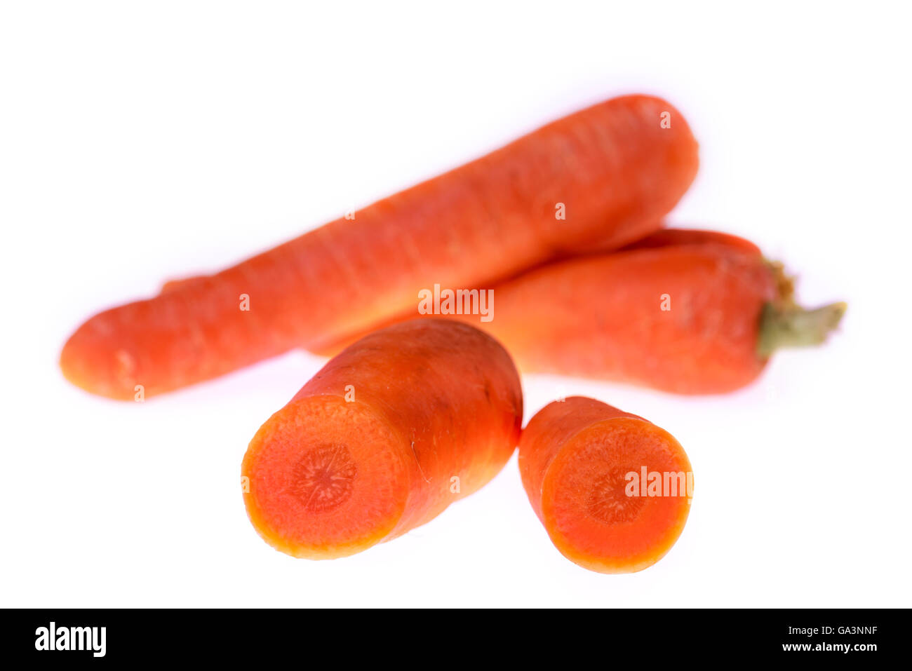 Karotten, isoliert auf weiss. Stockfoto