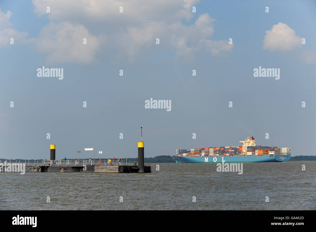 Halbinsel Krautsand, Containerschiff, Kehdinger Land, Deutschland Stockfoto