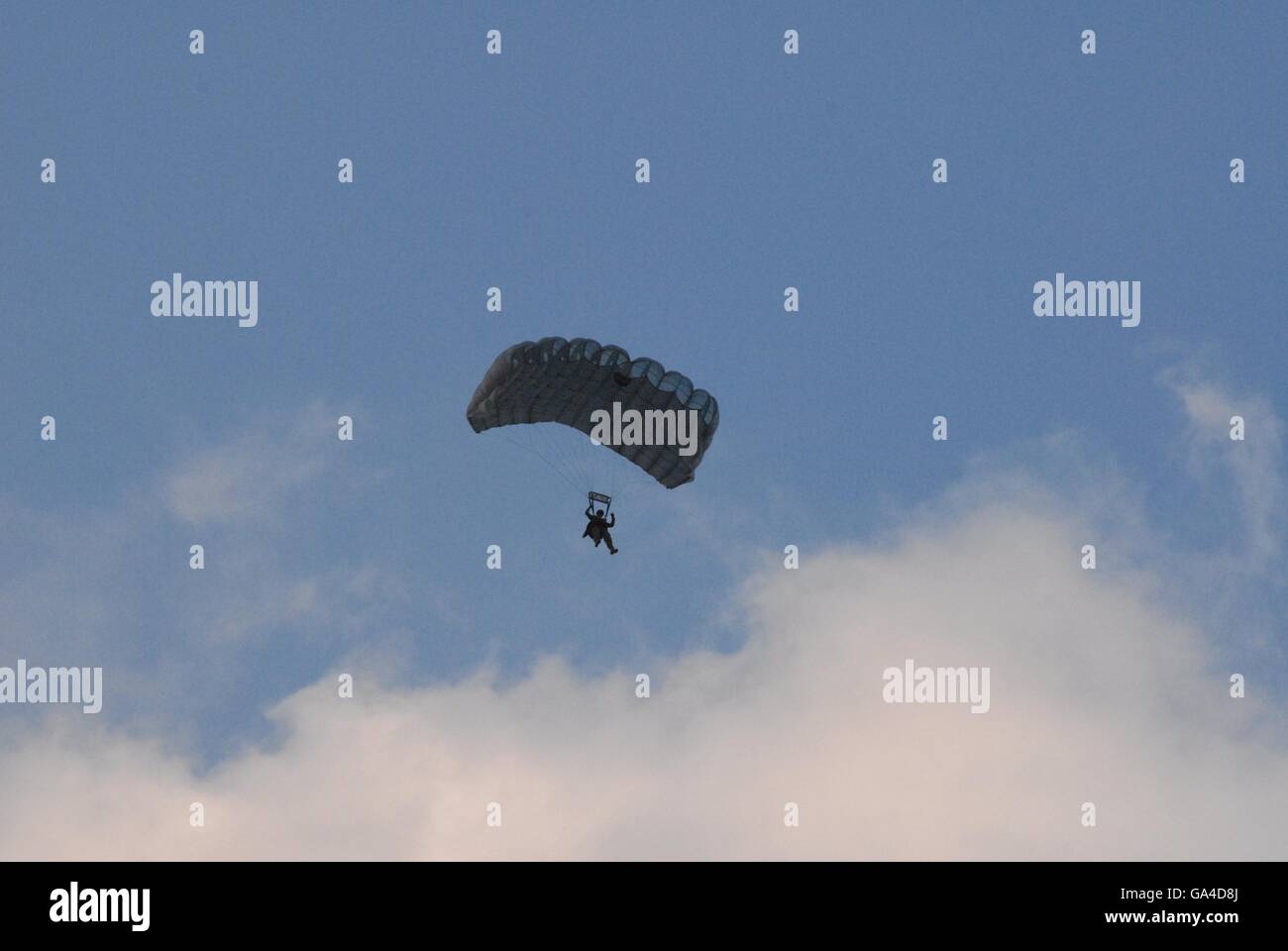 Fallschirmspringer in der Konya AFB Bereich während der ISIK 2016 Kampf Such- und Rettungs-Übung starten Stockfoto