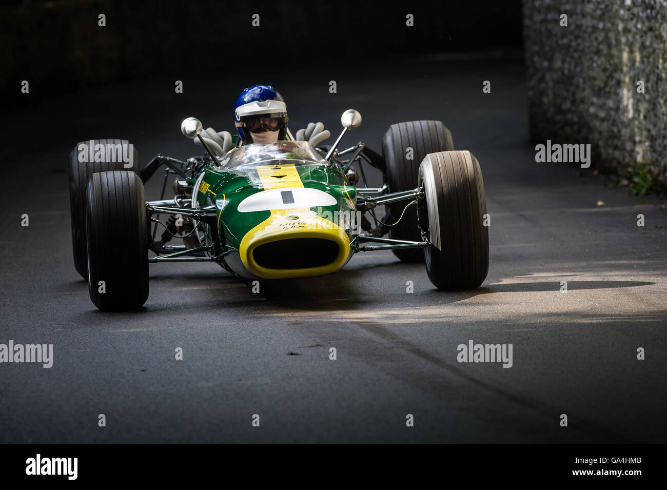 Ein 1966 Lotus-BRM 43 fährt bergauf auf 25. Juni 2016 auf dem Goodwood Festival of Speed 2016 Stockfoto
